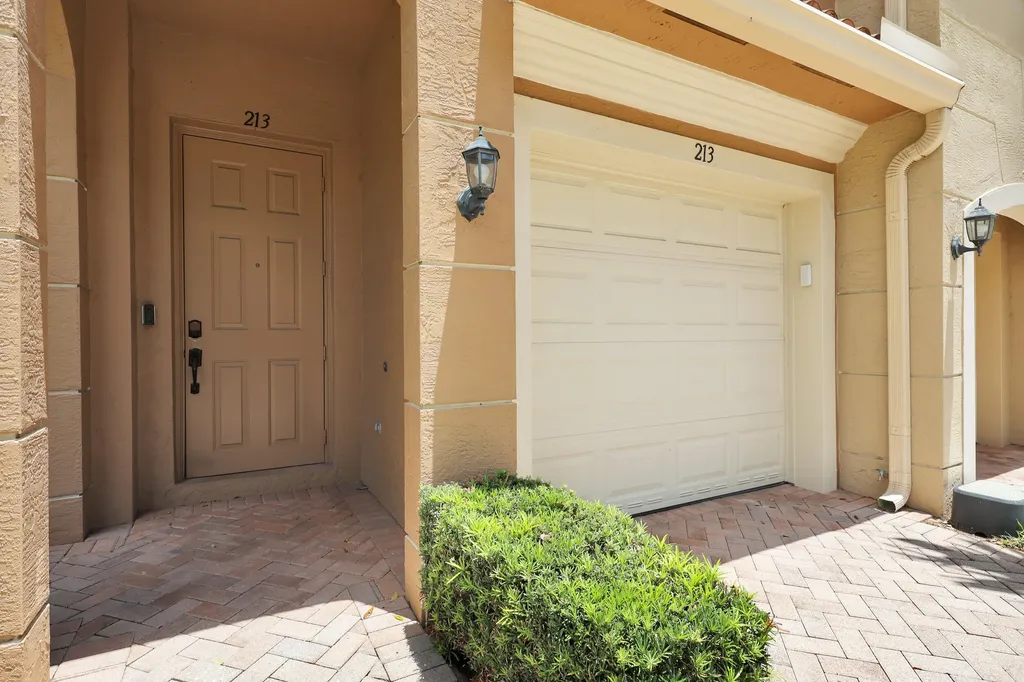 4851 Bonsai Circle Palm Beach Gardens FL 33418