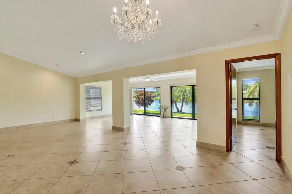 2105 SW 17th Circle Deerfield Beach FL 33442