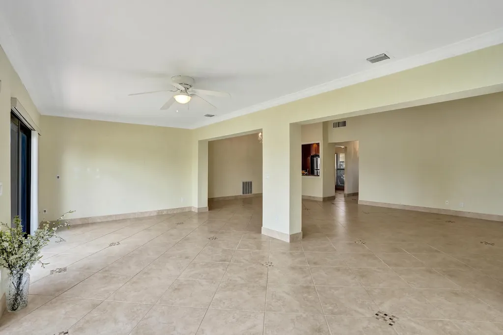 2105 SW 17th Circle Deerfield Beach FL 33442