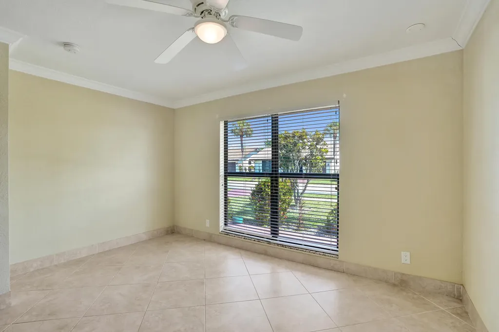 2105 SW 17th Circle Deerfield Beach FL 33442