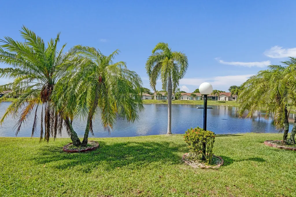 2105 SW 17th Circle Deerfield Beach FL 33442