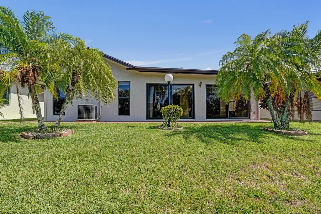 2105 SW 17th Circle Deerfield Beach FL 33442