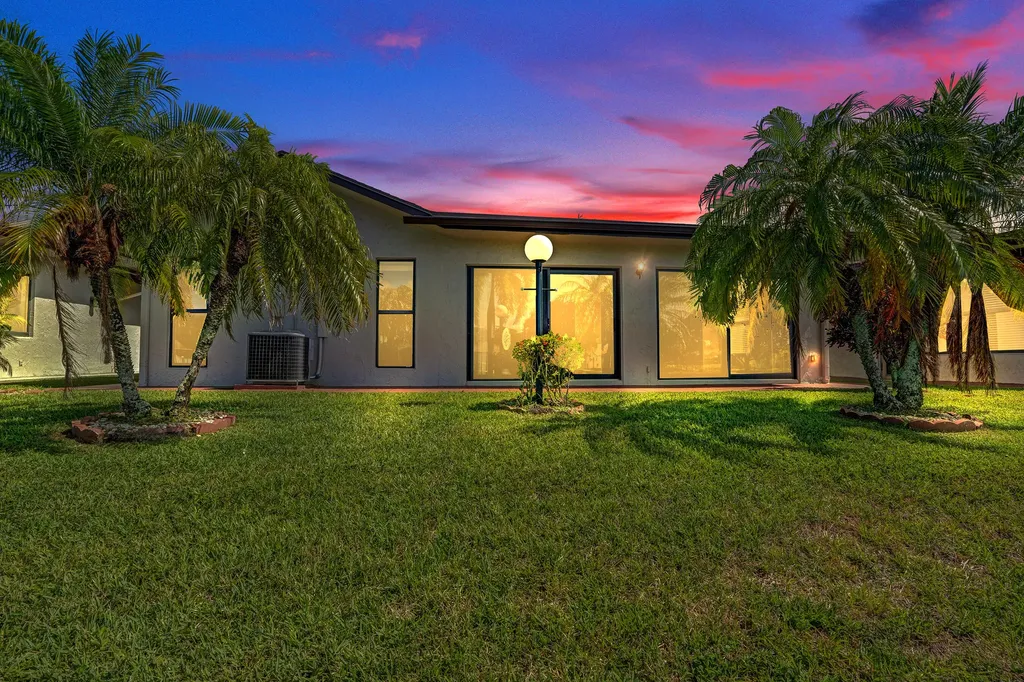 2105 SW 17th Circle Deerfield Beach FL 33442