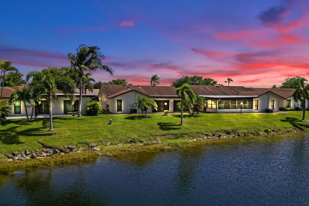2105 SW 17th Circle Deerfield Beach FL 33442