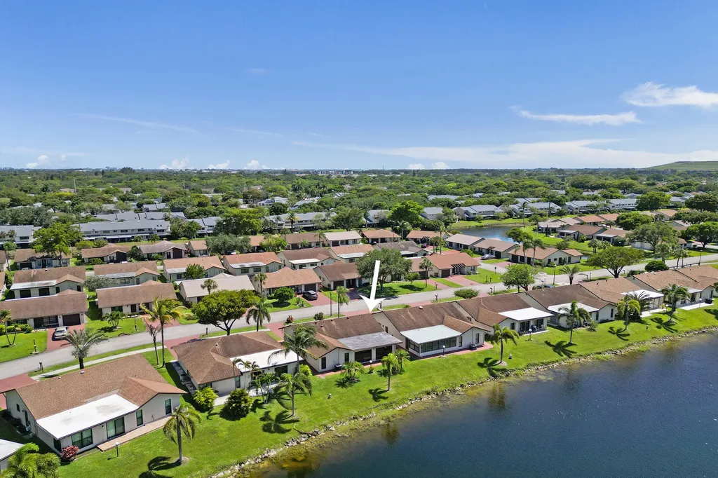 2105 SW 17th Circle Deerfield Beach FL 33442