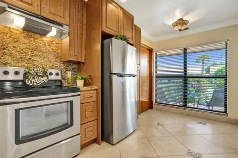 2105 SW 17th Circle Deerfield Beach FL 33442