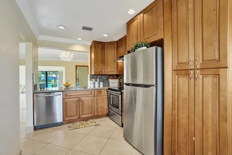 2105 SW 17th Circle Deerfield Beach FL 33442