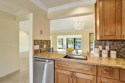 2105 SW 17th Circle Deerfield Beach FL 33442