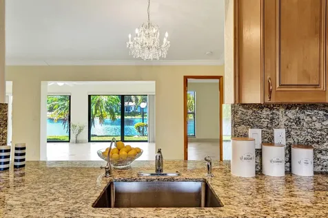2105 SW 17th Circle Deerfield Beach FL 33442