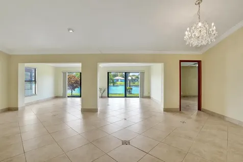 2105 SW 17th Circle Deerfield Beach FL 33442