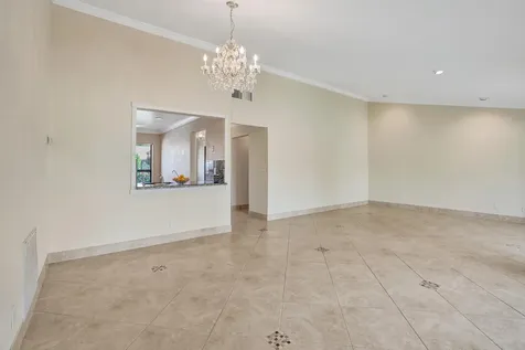 2105 SW 17th Circle Deerfield Beach FL 33442