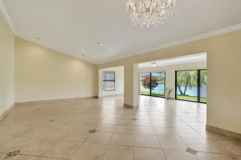 2105 SW 17th Circle Deerfield Beach FL 33442