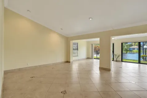 2105 SW 17th Circle Deerfield Beach FL 33442