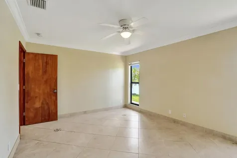 2105 SW 17th Circle Deerfield Beach FL 33442