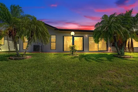 2105 SW 17th Circle Deerfield Beach FL 33442