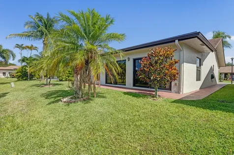 2105 SW 17th Circle Deerfield Beach FL 33442