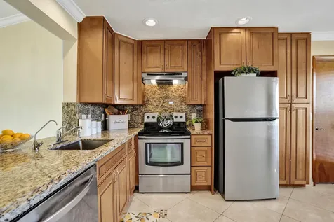 2105 SW 17th Circle Deerfield Beach FL 33442