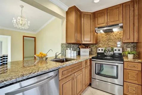 2105 SW 17th Circle Deerfield Beach FL 33442