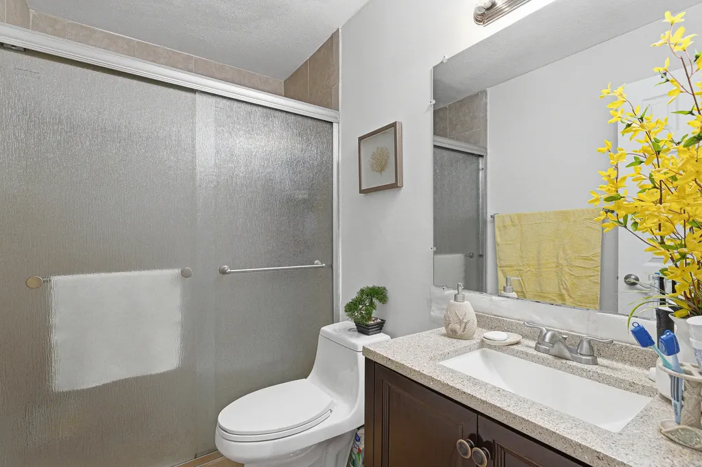 7040 Golf Pointe Circle Tamarac FL 33321