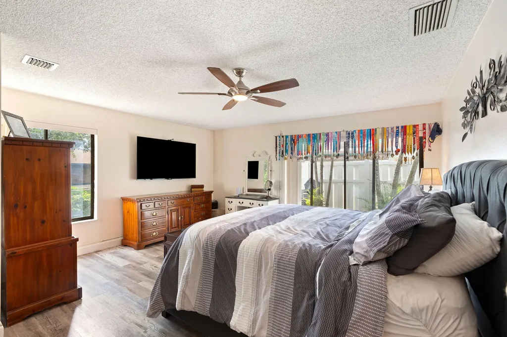 4010 W Sailboat Drive Cooper City FL 33026