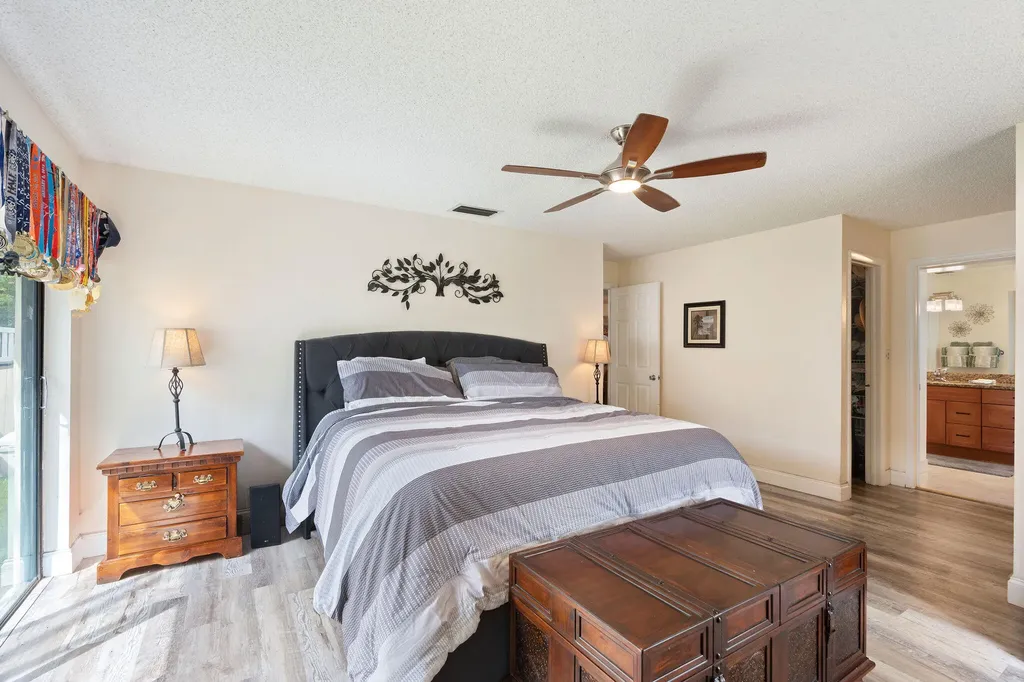 4010 W Sailboat Drive Cooper City FL 33026