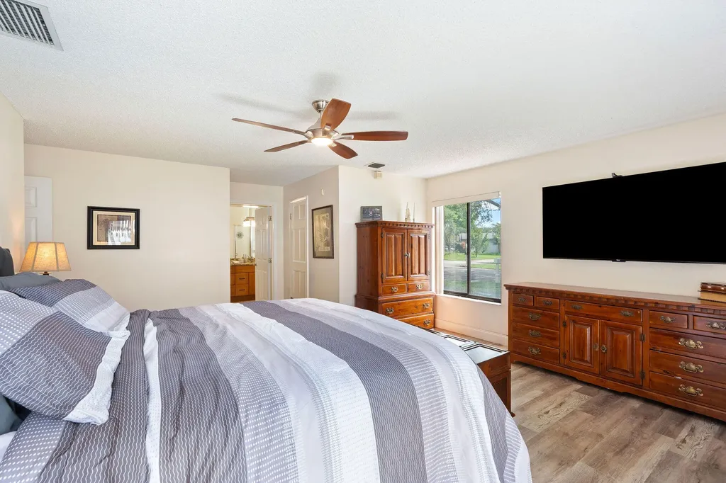 4010 W Sailboat Drive Cooper City FL 33026
