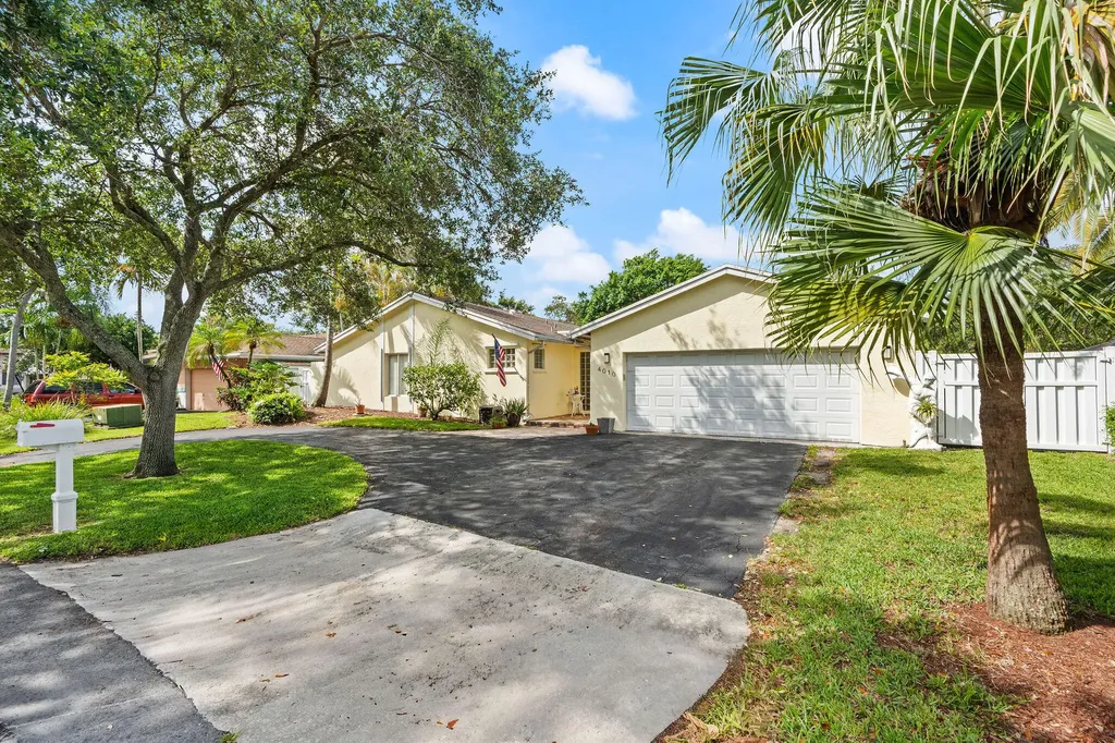 4010 W Sailboat Drive Cooper City FL 33026