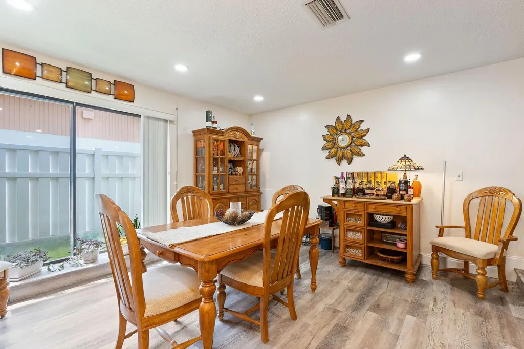 4010 W Sailboat Drive Cooper City FL 33026