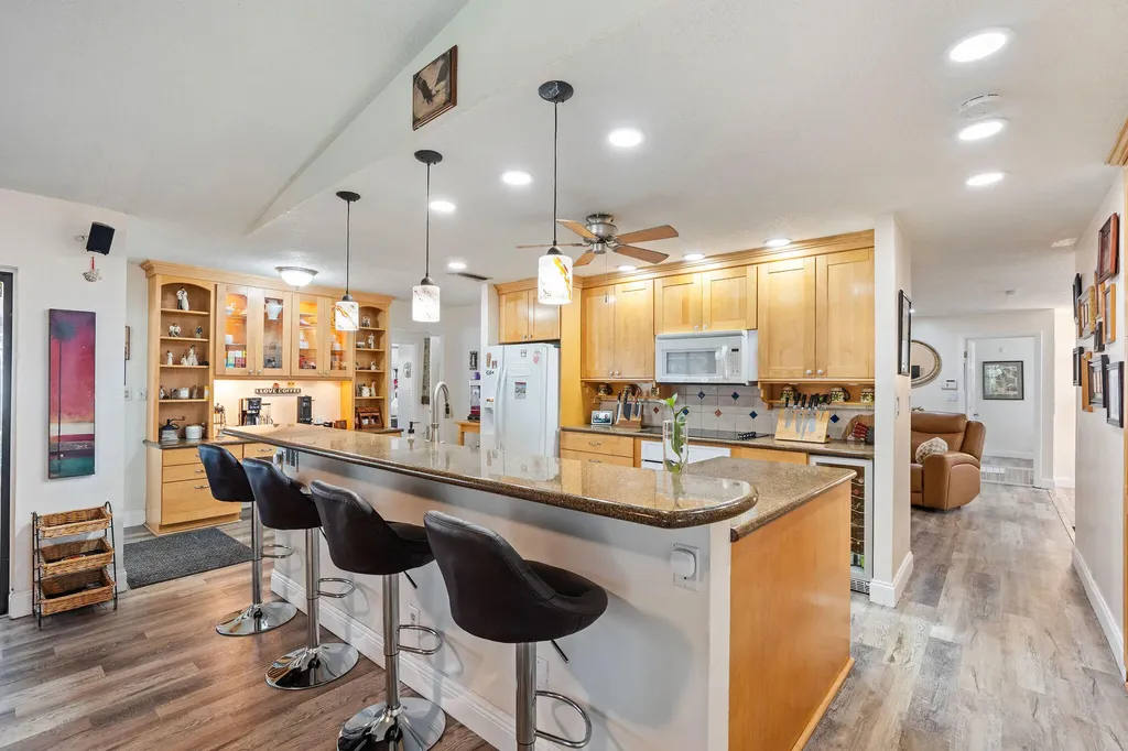 4010 W Sailboat Drive Cooper City FL 33026