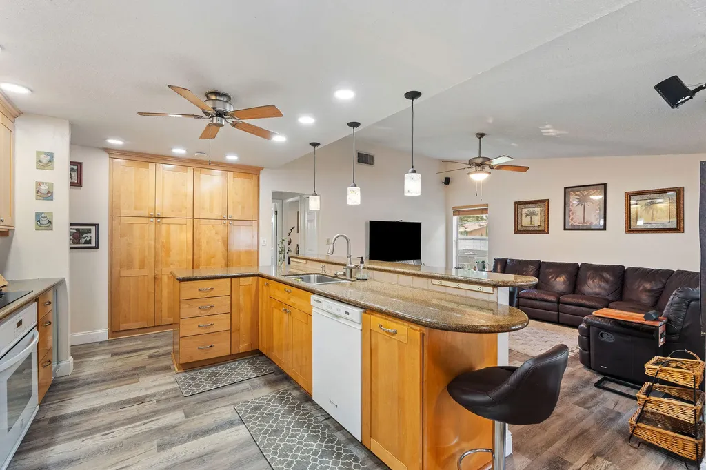4010 W Sailboat Drive Cooper City FL 33026