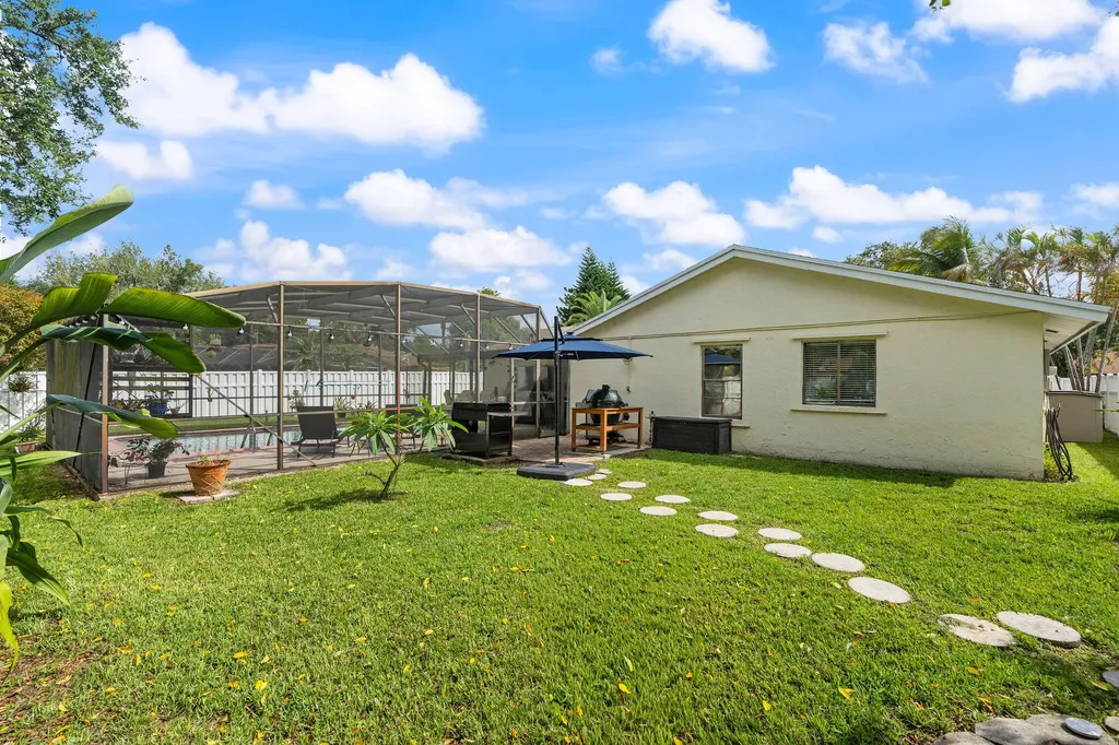 4010 W Sailboat Drive Cooper City FL 33026