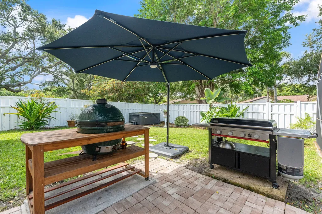 4010 W Sailboat Drive Cooper City FL 33026