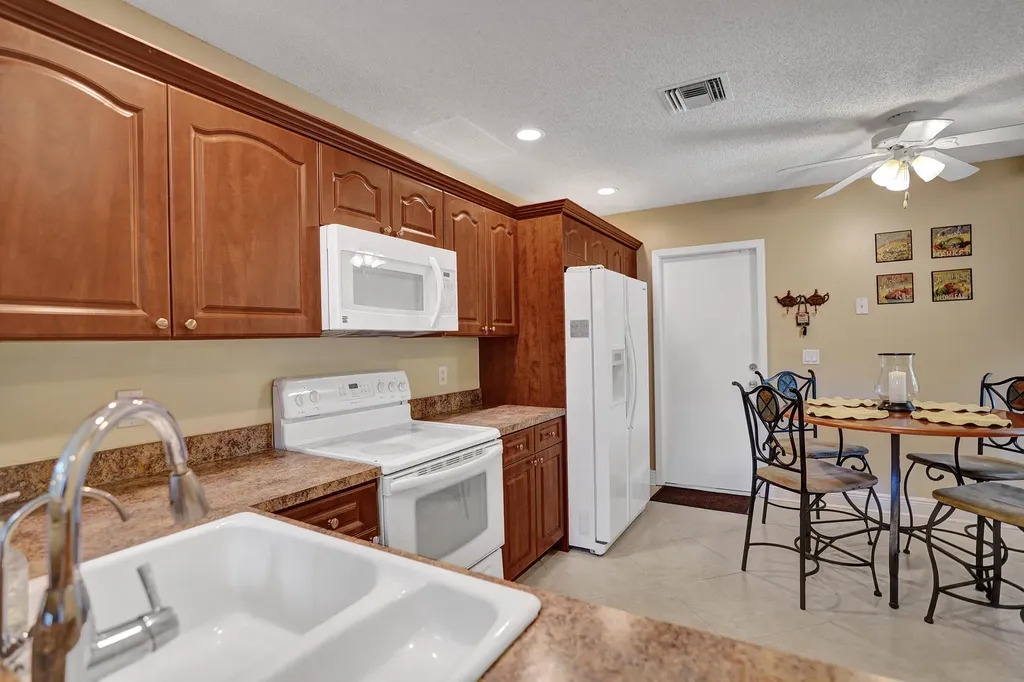 10474 Mateo Court Boca Raton FL 33498