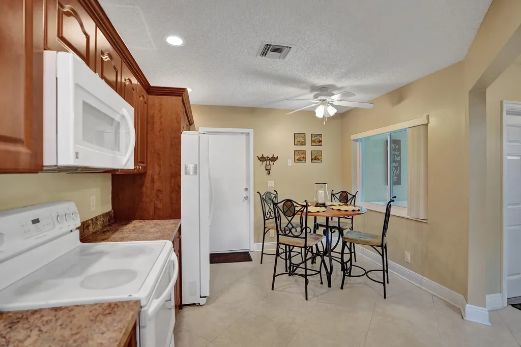 10474 Mateo Court Boca Raton FL 33498