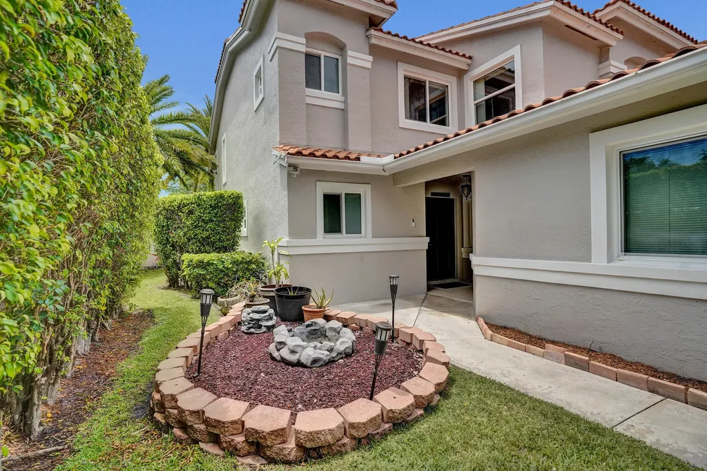 10474 Mateo Court Boca Raton FL 33498