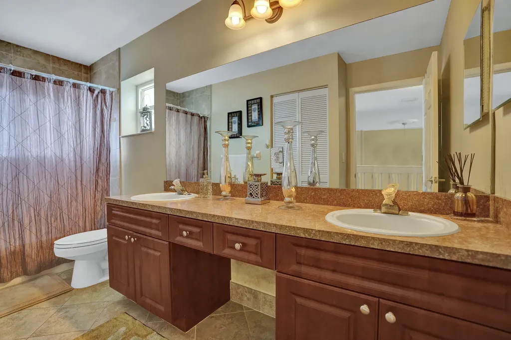 10474 Mateo Court Boca Raton FL 33498