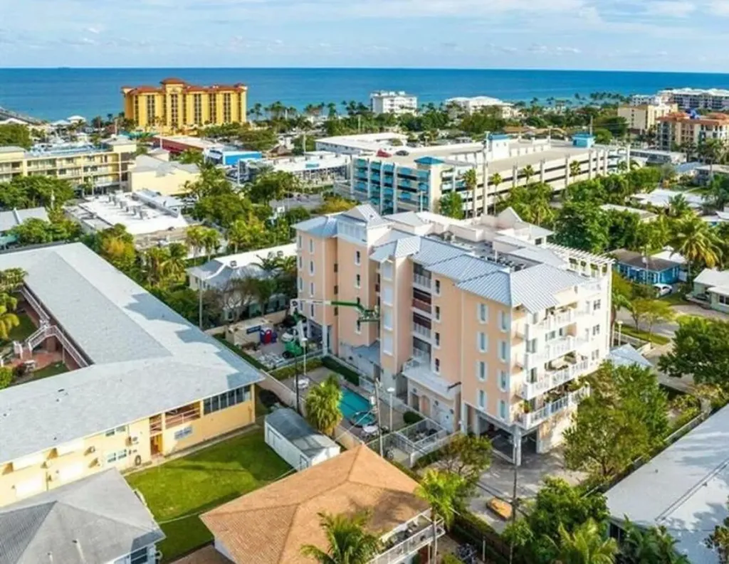1931 NE 2nd Street Deerfield Beach FL 33441