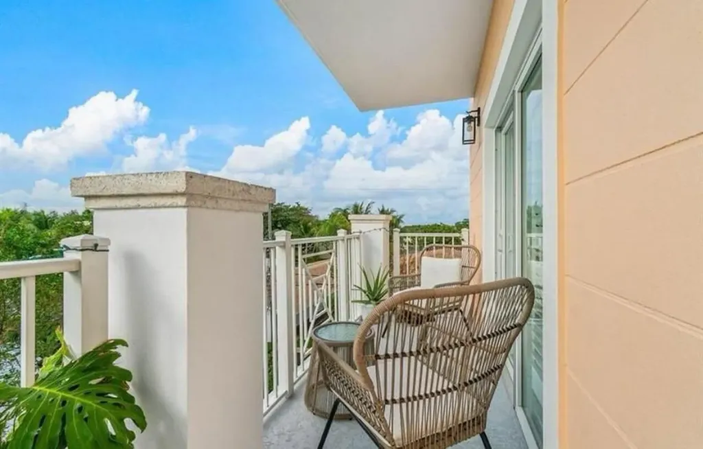 1931 NE 2nd Street Deerfield Beach FL 33441