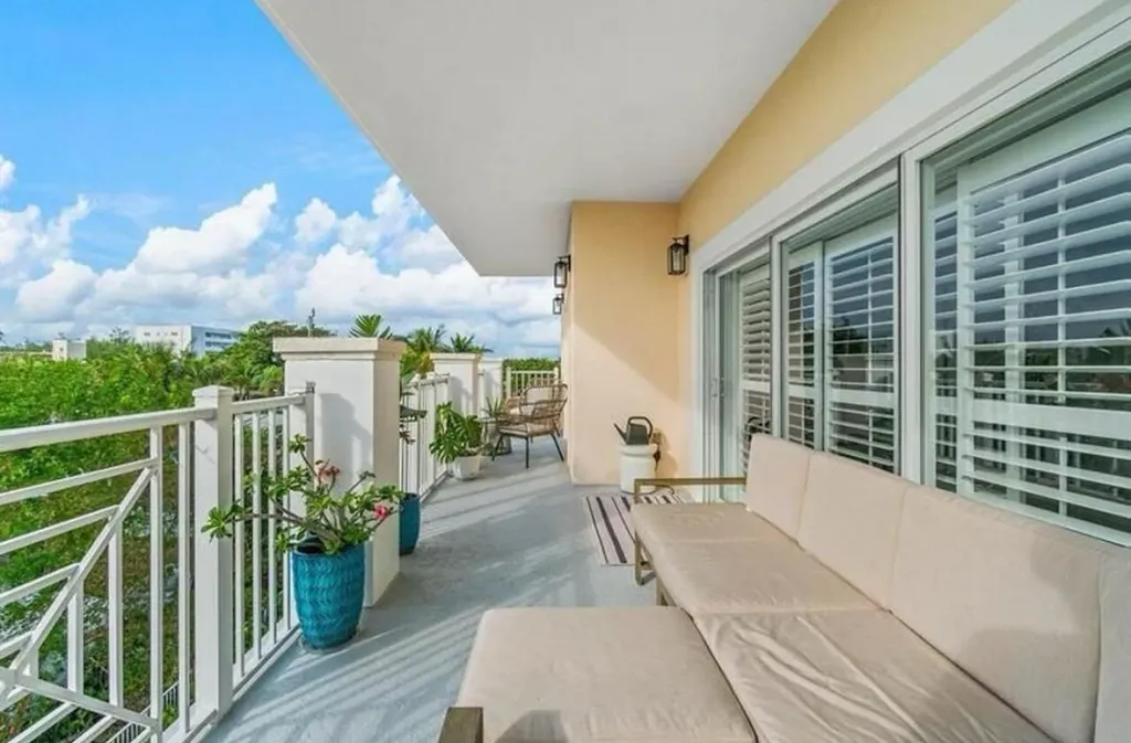 1931 NE 2nd Street Deerfield Beach FL 33441