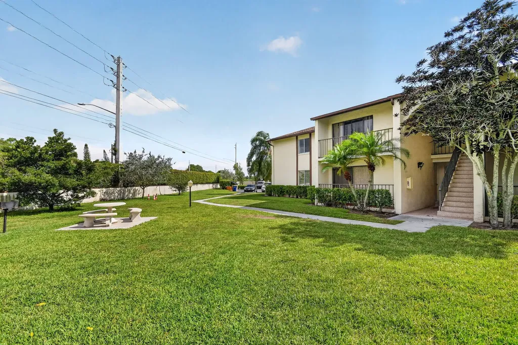 4991 Sable Pine Circle West Palm Beach FL 33417