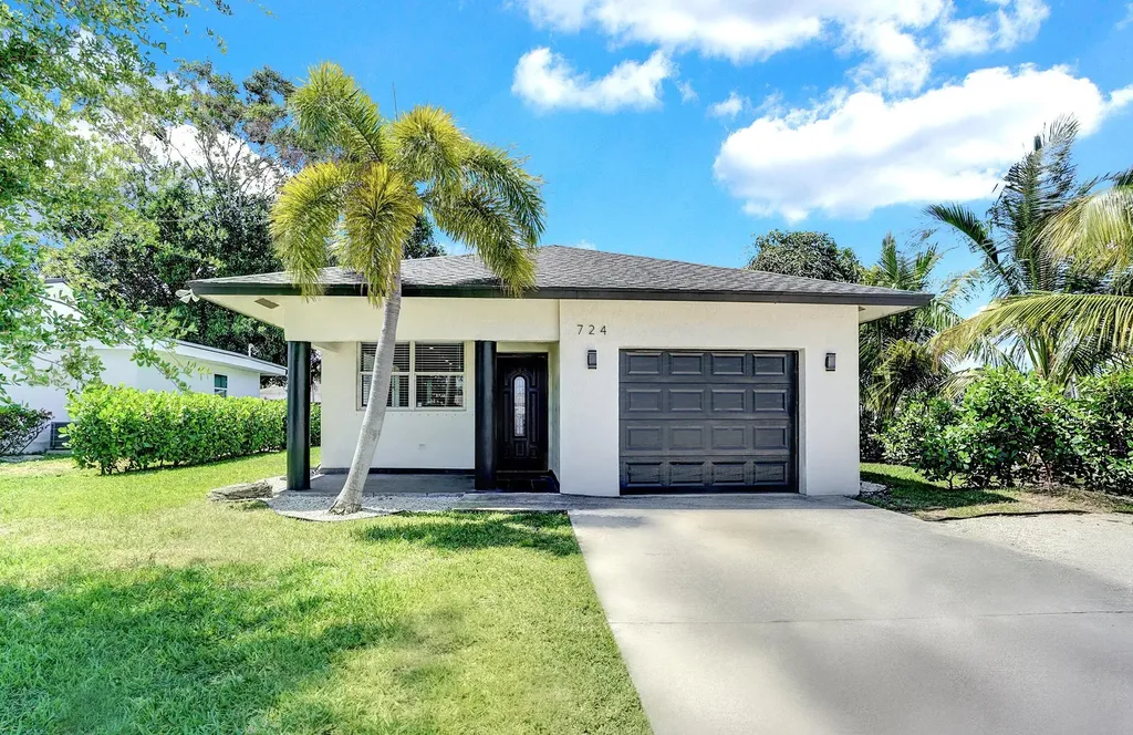 724 SW 9th Street Delray Beach FL 33444