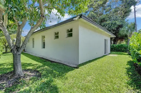 724 SW 9th Street Delray Beach FL 33444
