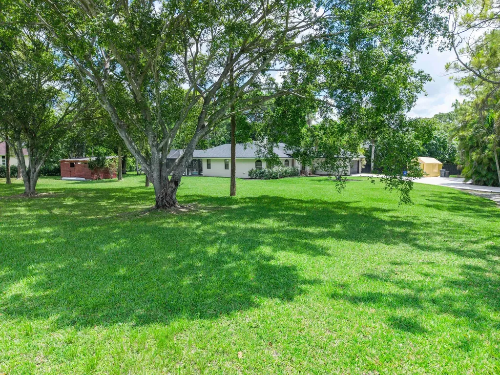 16967 84th Court N Loxahatchee FL 33470