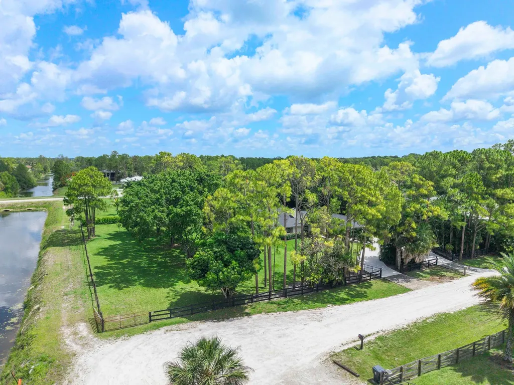 16967 84th Court N Loxahatchee FL 33470