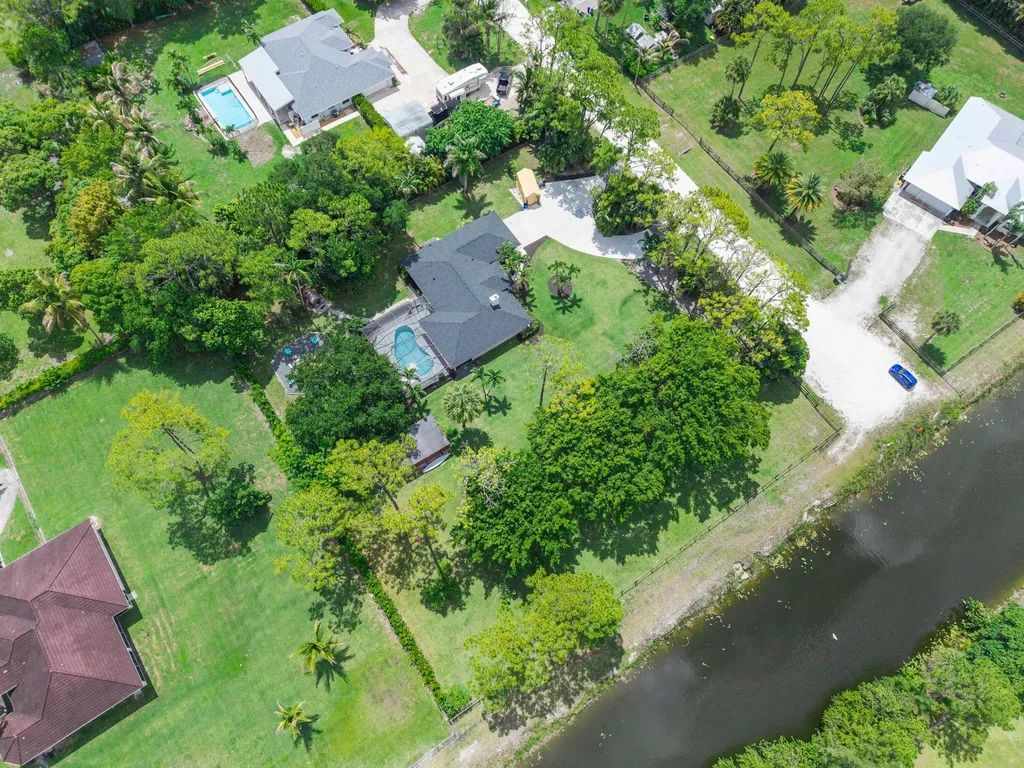 16967 84th Court N Loxahatchee FL 33470