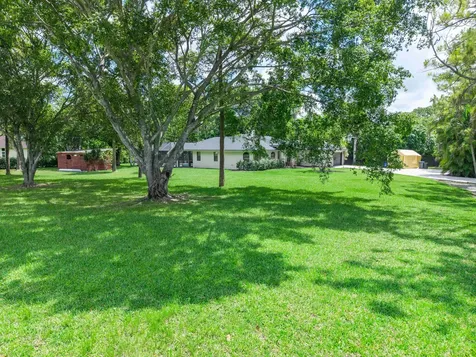 16967 84th Court N Loxahatchee FL 33470
