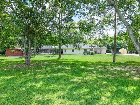 16967 84th Court N Loxahatchee FL 33470