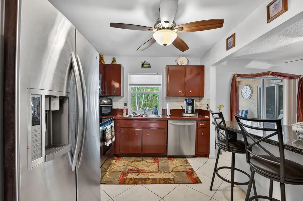 9621 NW 28th Place Coral Springs FL 33065