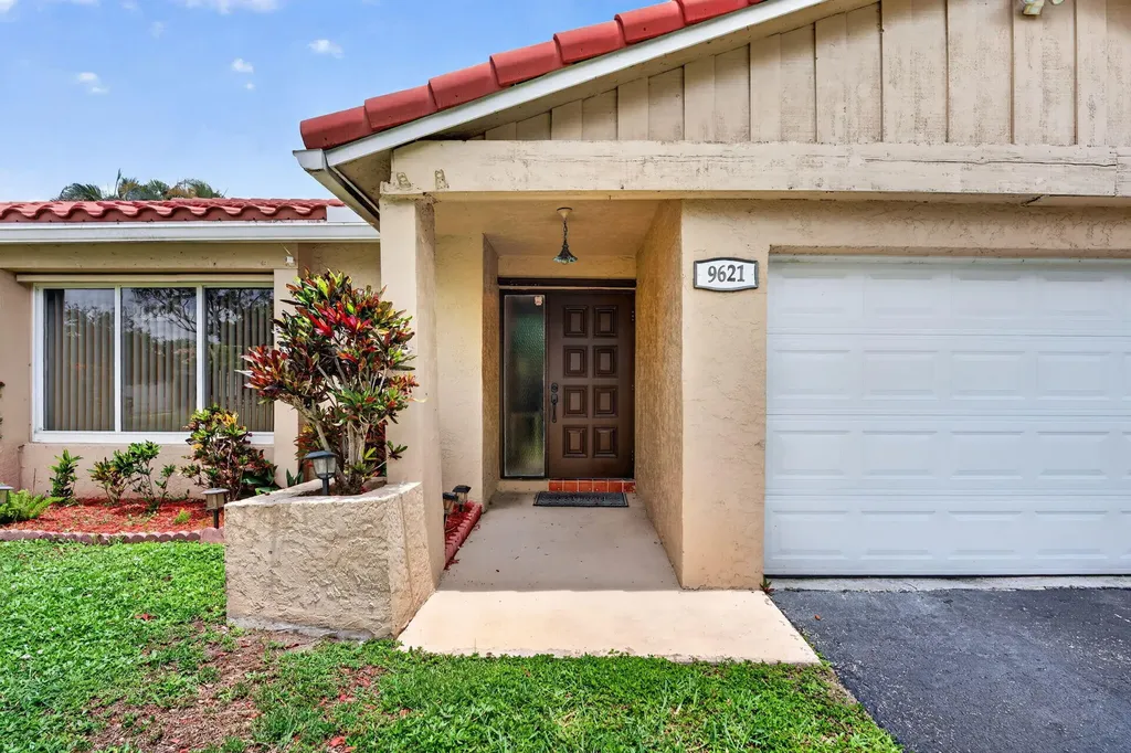 9621 NW 28th Place Coral Springs FL 33065