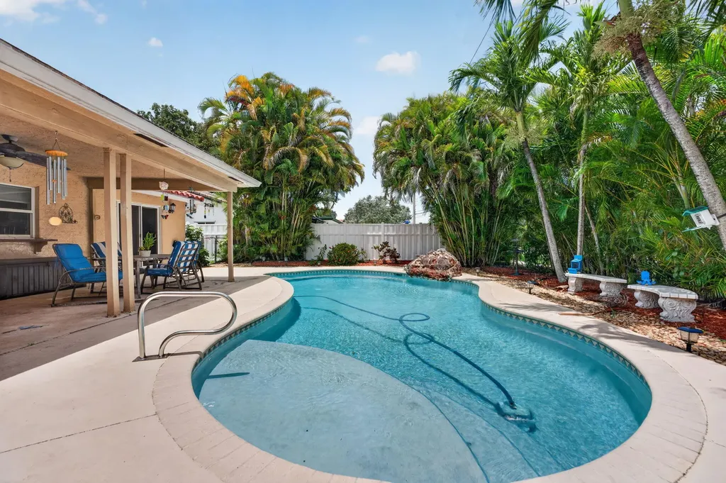 9621 NW 28th Place Coral Springs FL 33065